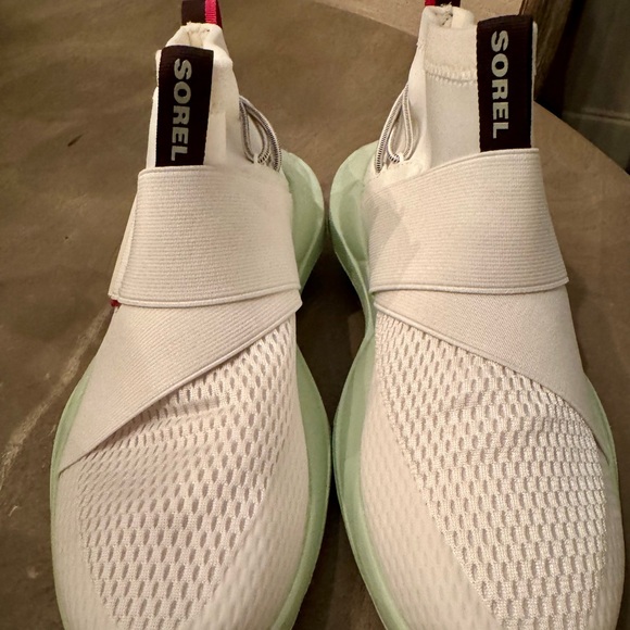 SOREL - Explorer Defy Mid NWT 8 New in Box! Sea Salt/Sea Sprite - Picture 10 of 16